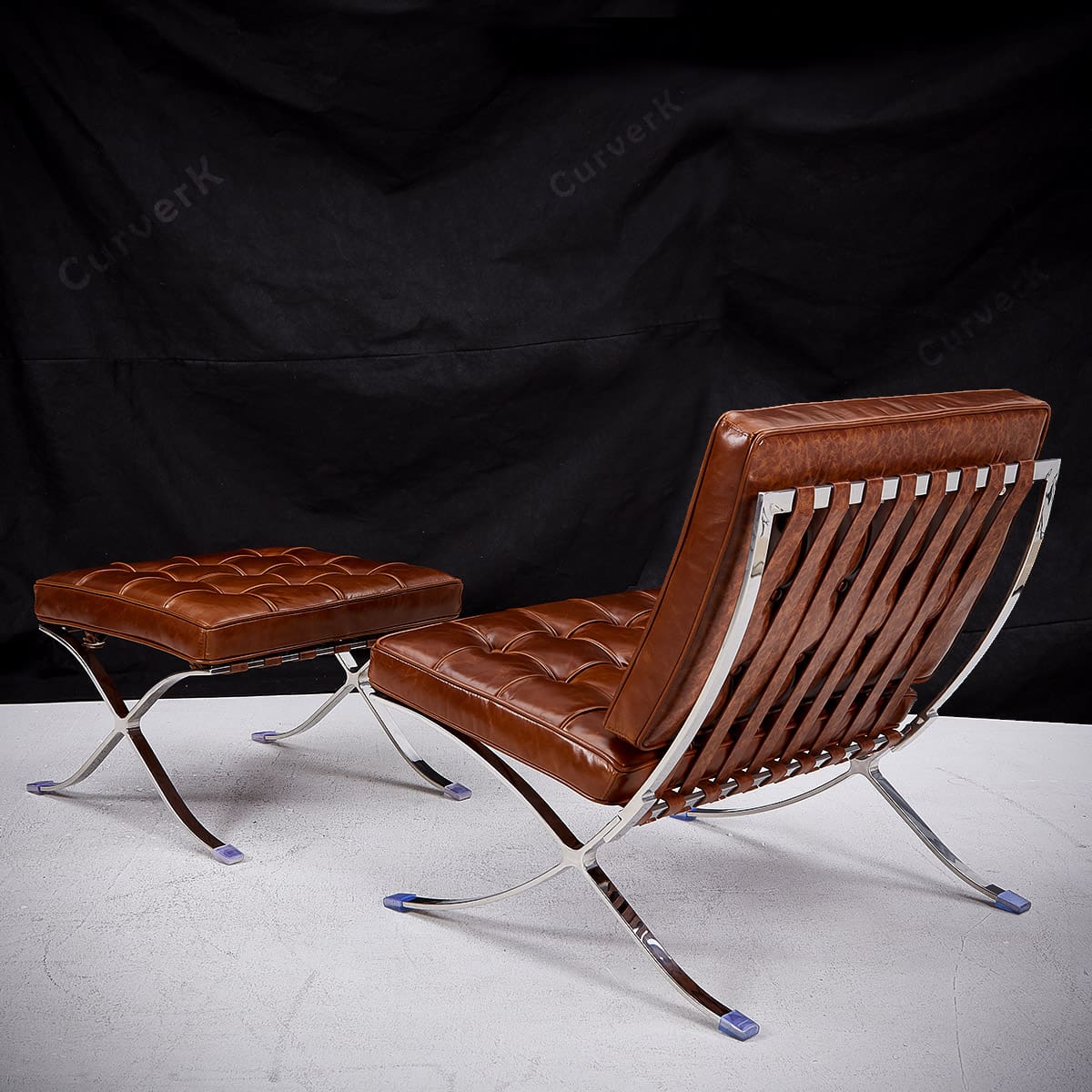 Vintage glossy Tan Brown Barcelona chair